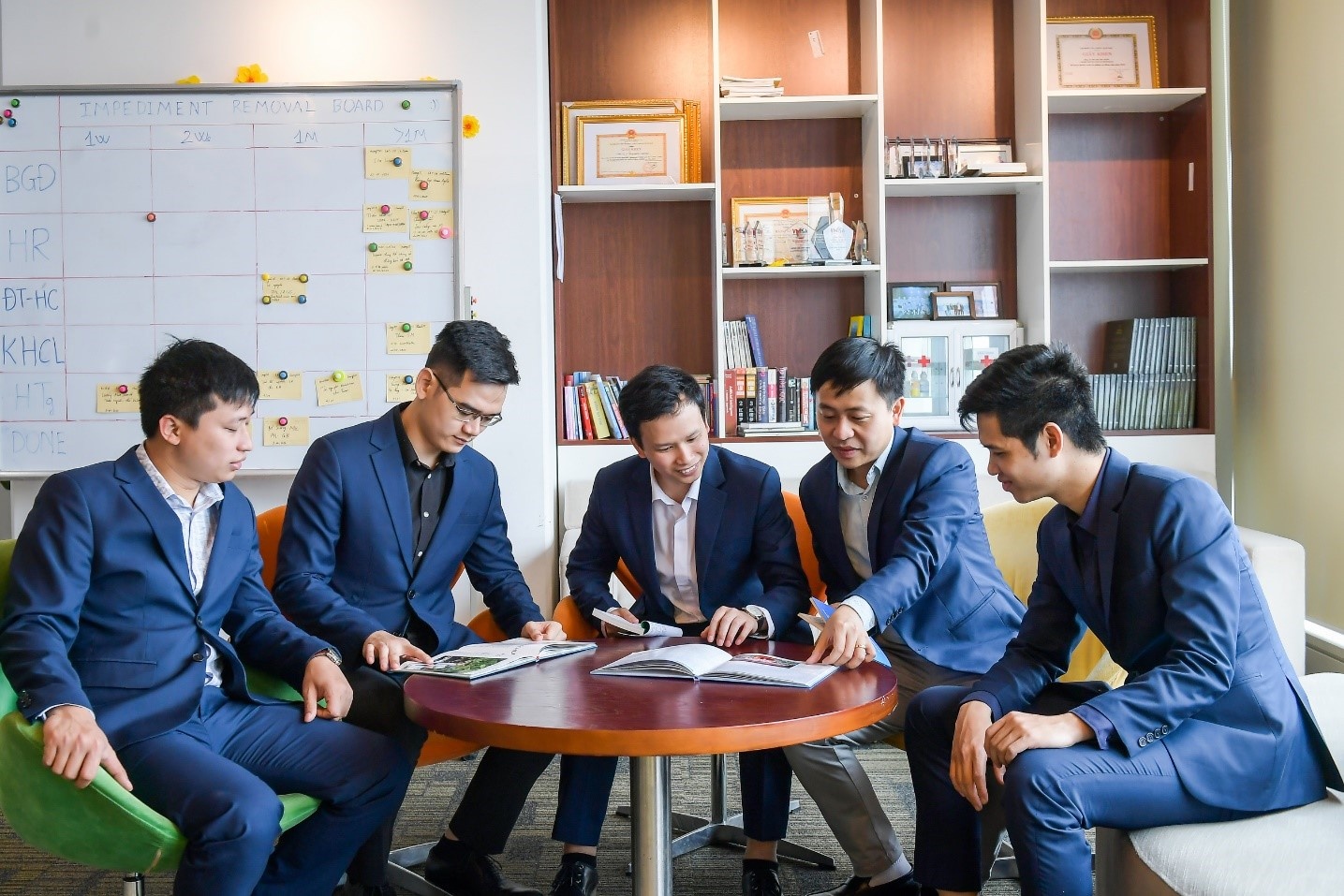 nguoi gac cong an ninh mang Viet Nam anh 1