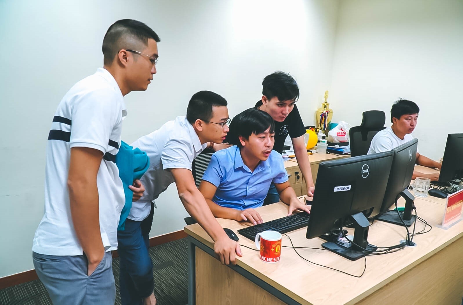 nguoi gac cong an ninh mang Viet Nam anh 2