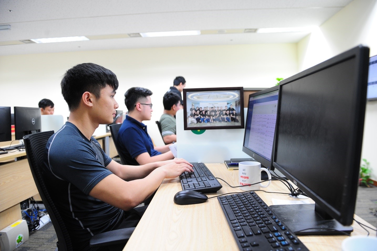 nguoi gac cong an ninh mang Viet Nam anh 3