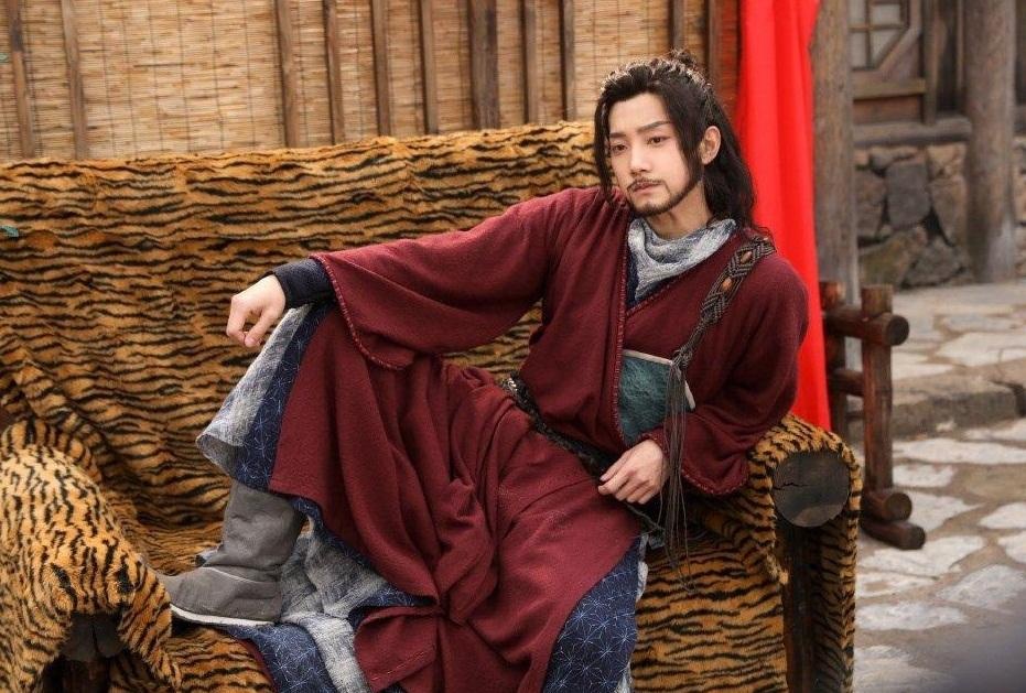 'Chuyen chang thi si' - phim co trang gui gam tu tuong hien dai hinh anh