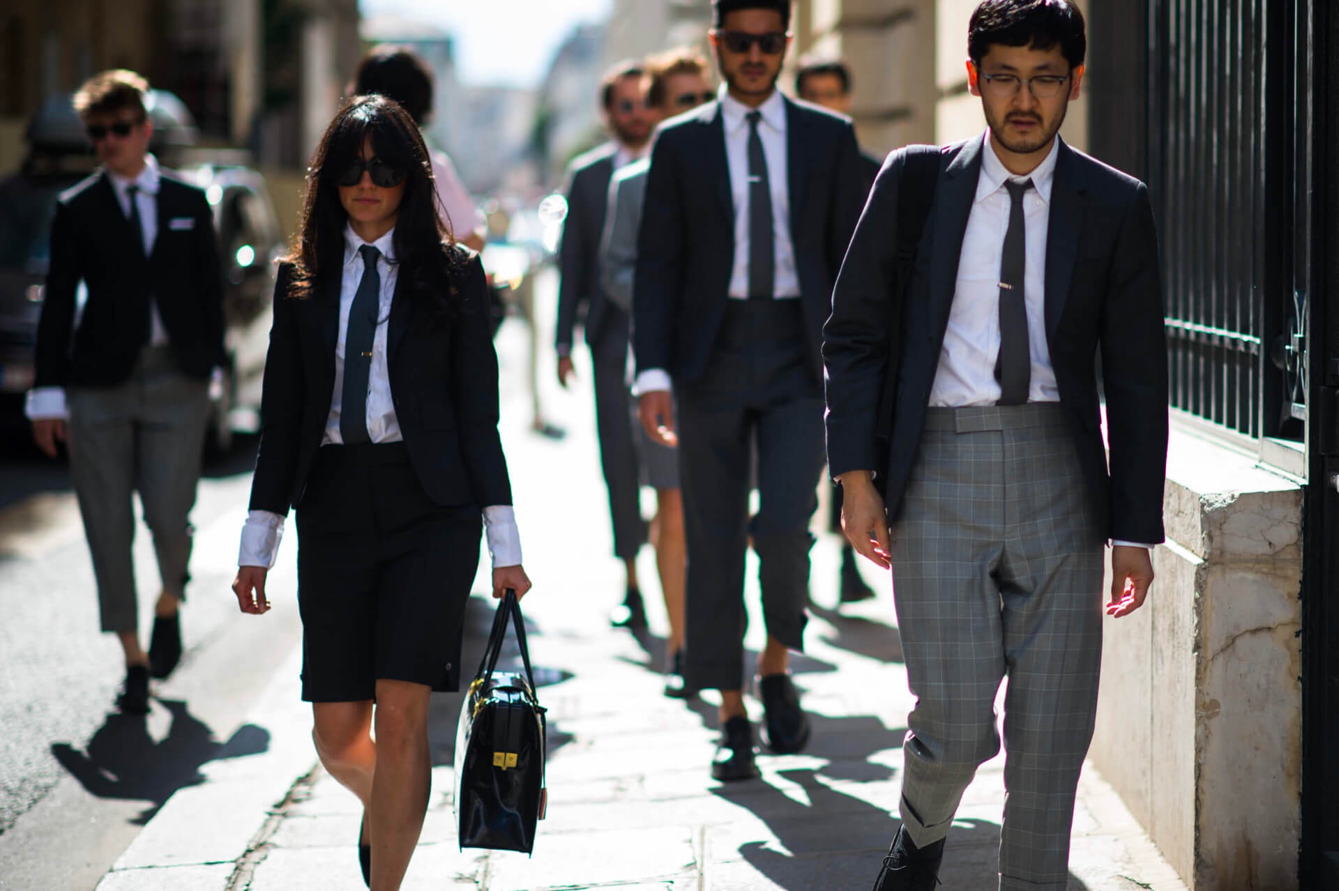 Z Flip3 phien ban Thom Browne,  Z Fold3 phien ban Thom Browne anh 2