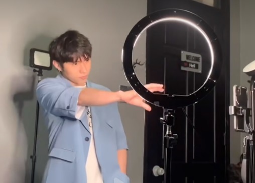 Cong nghe ho tro dan sang tao noi dung quay video tai nha hinh anh