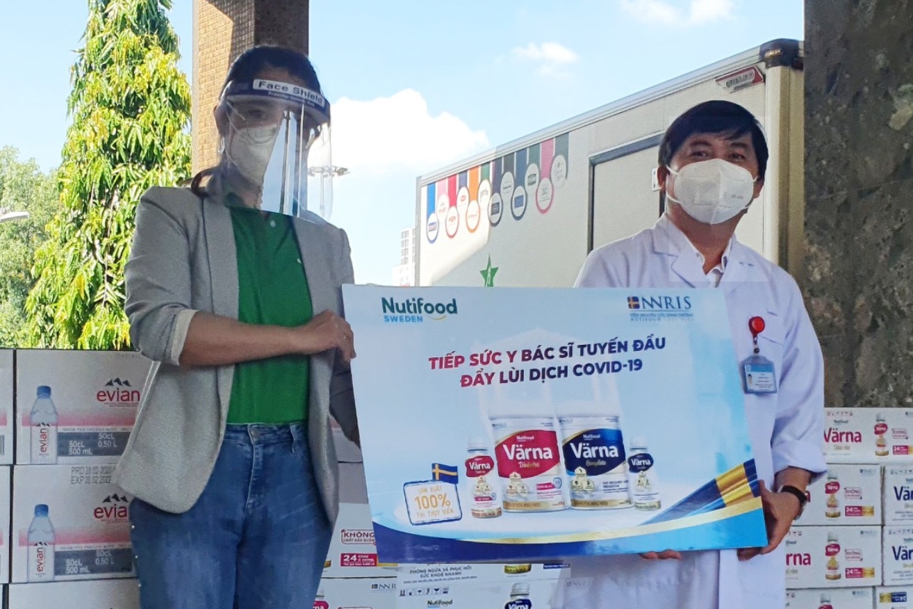 Nutifood tiep suc y bac si tuyen dau voi 1 trieu san pham dinh duong hinh anh