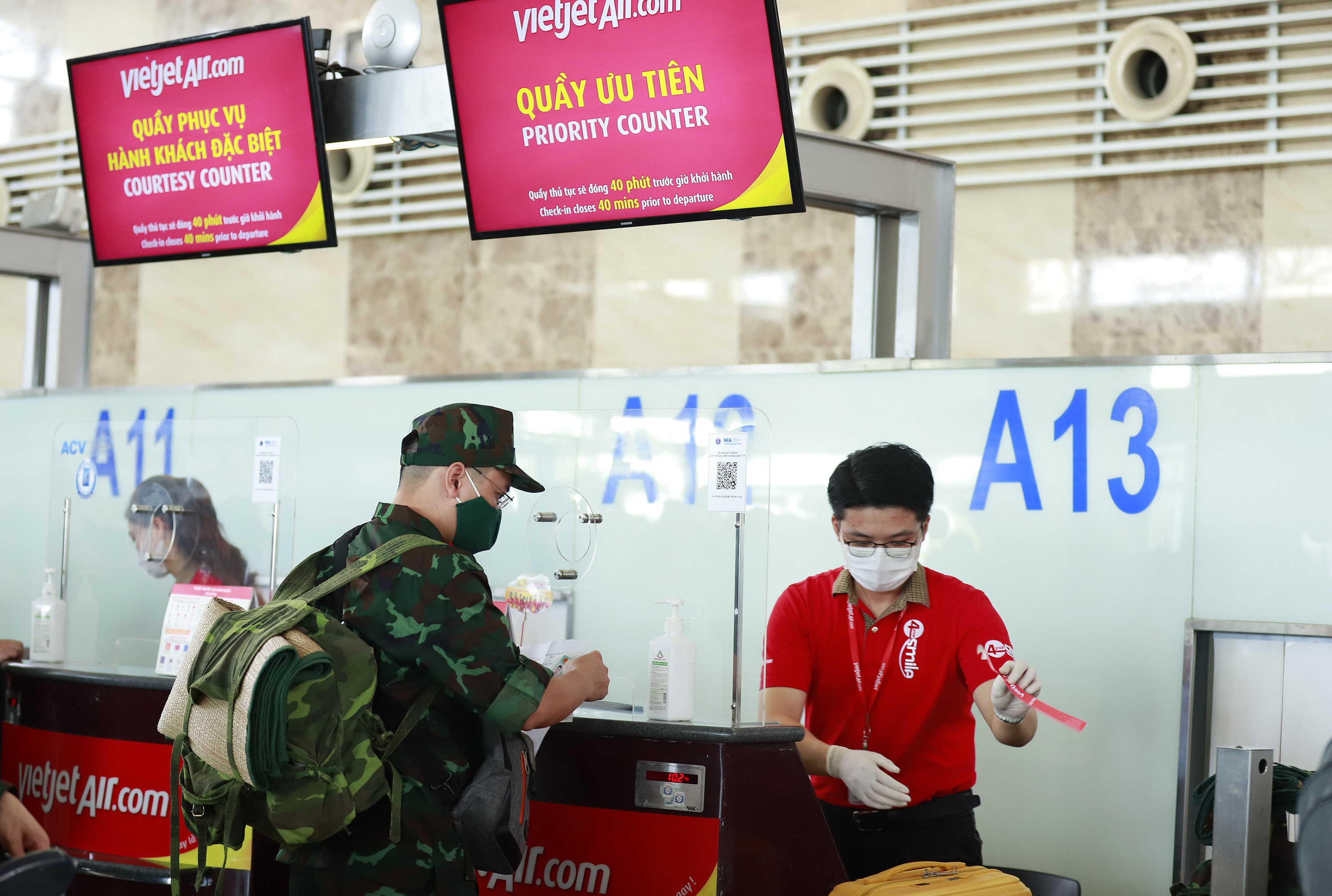 van chuyen nhan luc y te anh 2