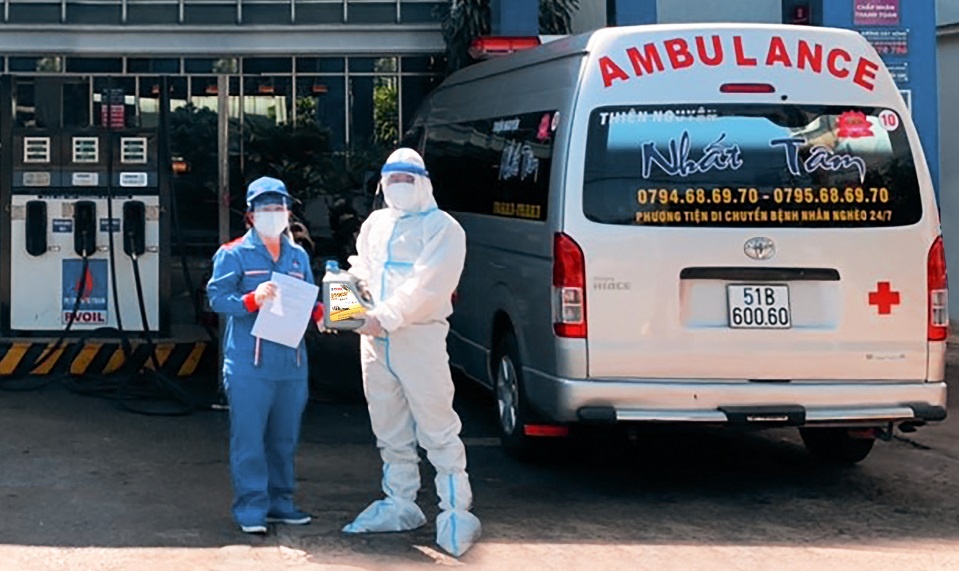 PVOIL tai tro xang dau cho cac nhom thien nguyen hinh anh