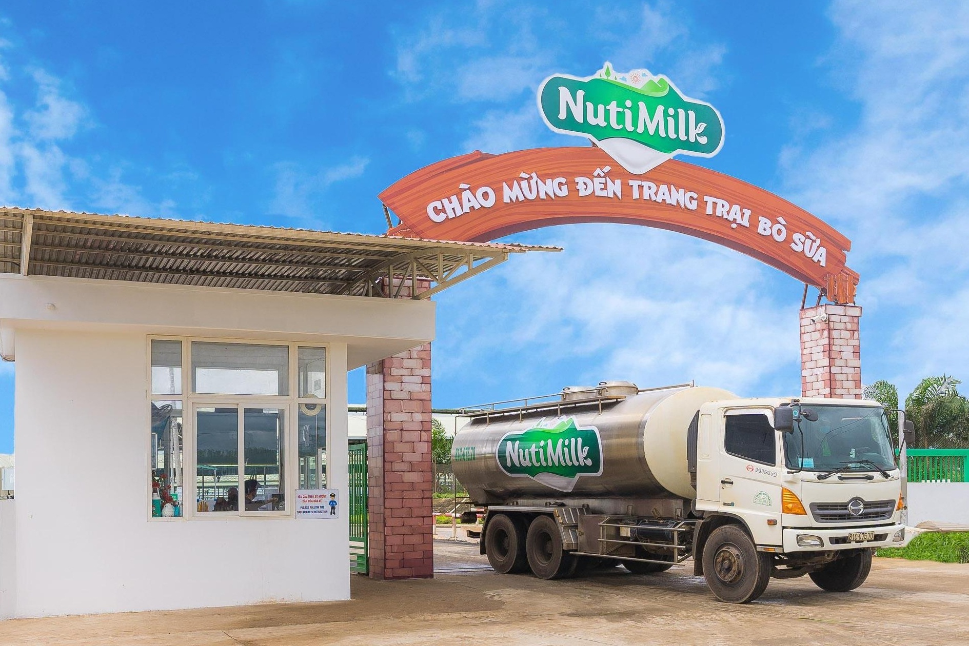 Nutifood ho tro 50% gia sua tai TP.HCM va Binh Duong hinh anh