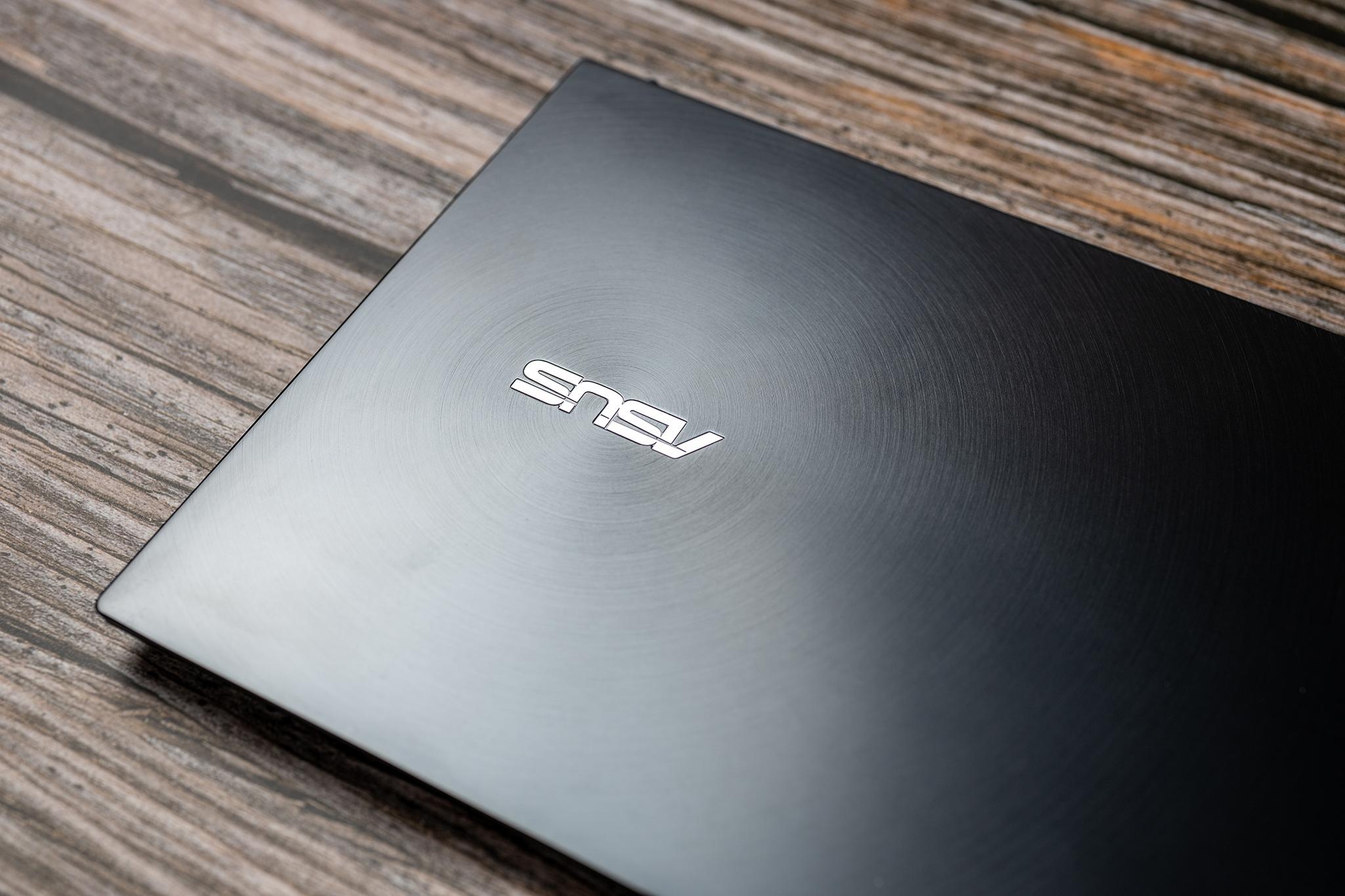 Asus,  ZenBook UX325 anh 1