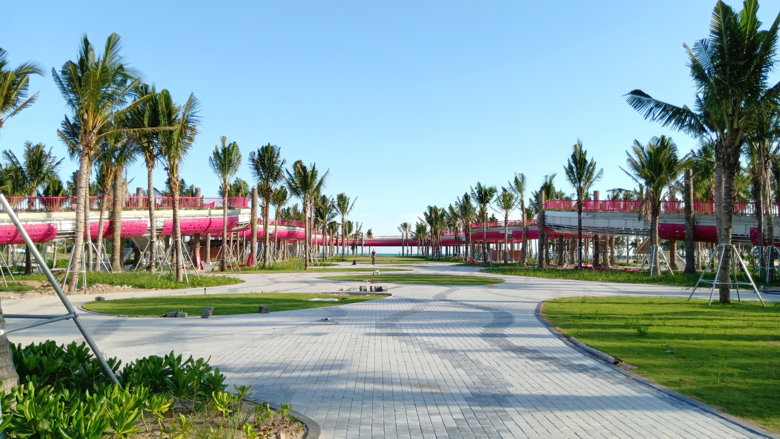 Du an Thanh Long Bay gap rut hoan thien ha tang hinh anh