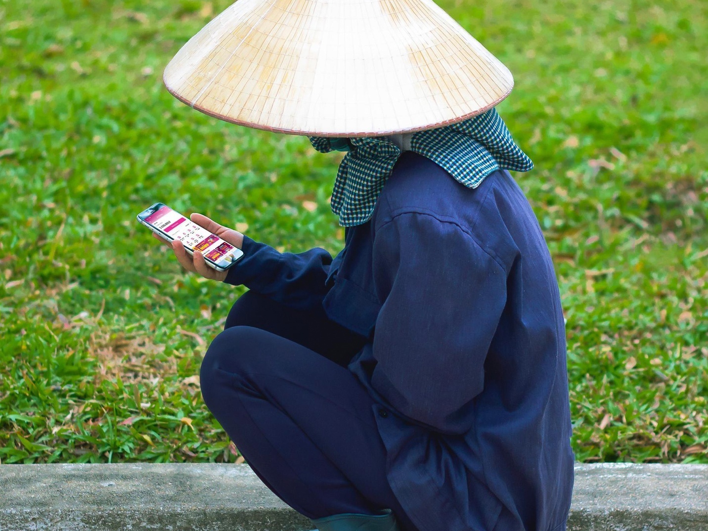 Vi tra sau tren MoMo - giai phap xoay xo chi tieu thoi dich hinh anh
