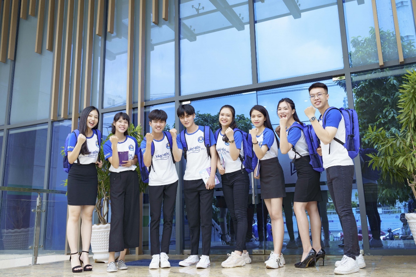 Dai hoc Van Hien,  mien hoc phi anh 3