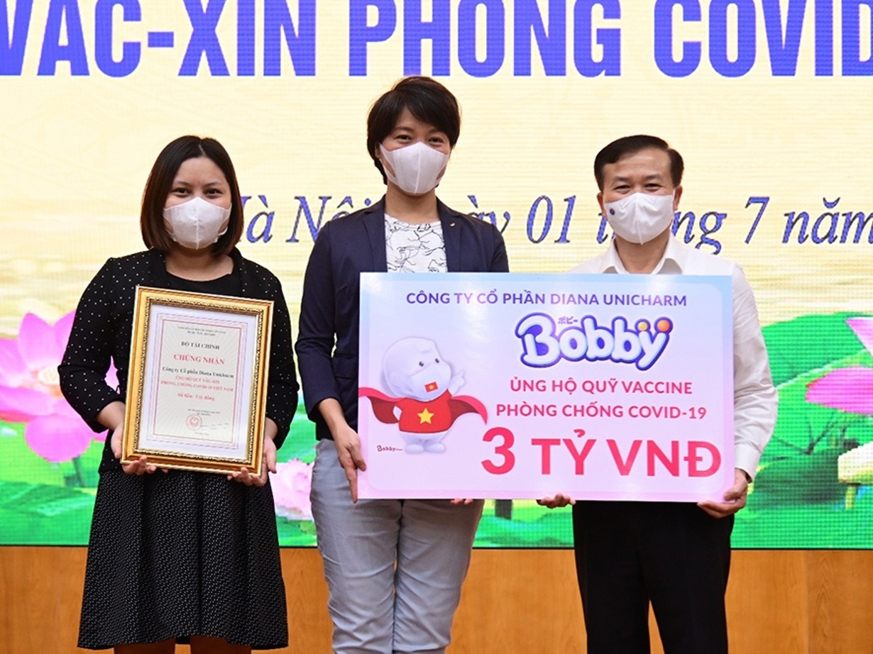 Diana Unicharm ho tro doi ngu y te cham soc benh nhan Covid-19 hinh anh