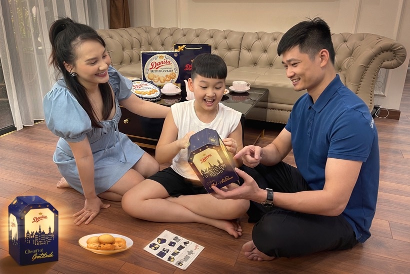 Don Trung thu tai nha gian don, am ap voi thuc qua tu Dan Mach hinh anh