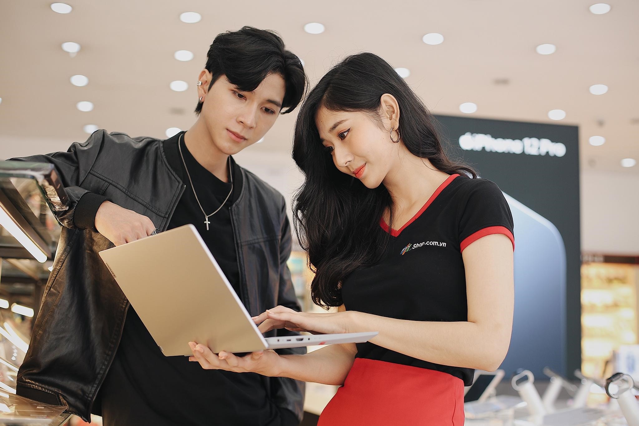 FPT Shop tang khach den 300.000 dong de mua goi 'Bao hanh vang' hinh anh