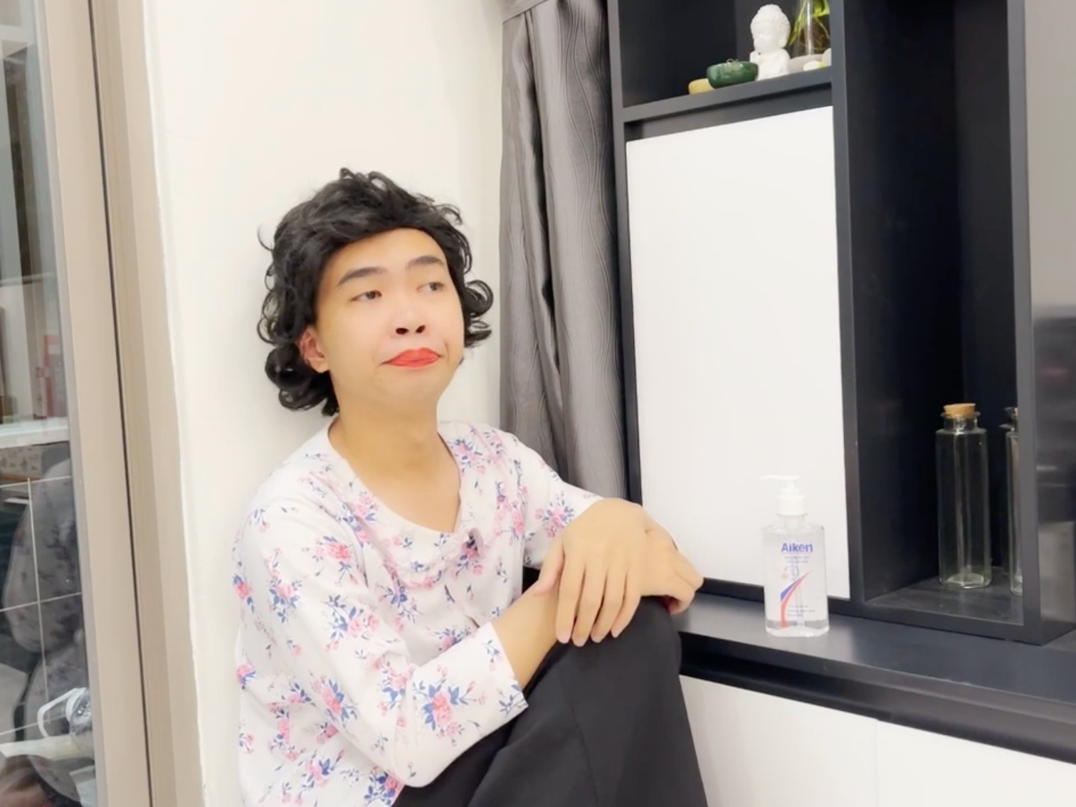 'Gia dinh ca khia' - tieu pham hai long ghep thong diep chong dich hinh anh