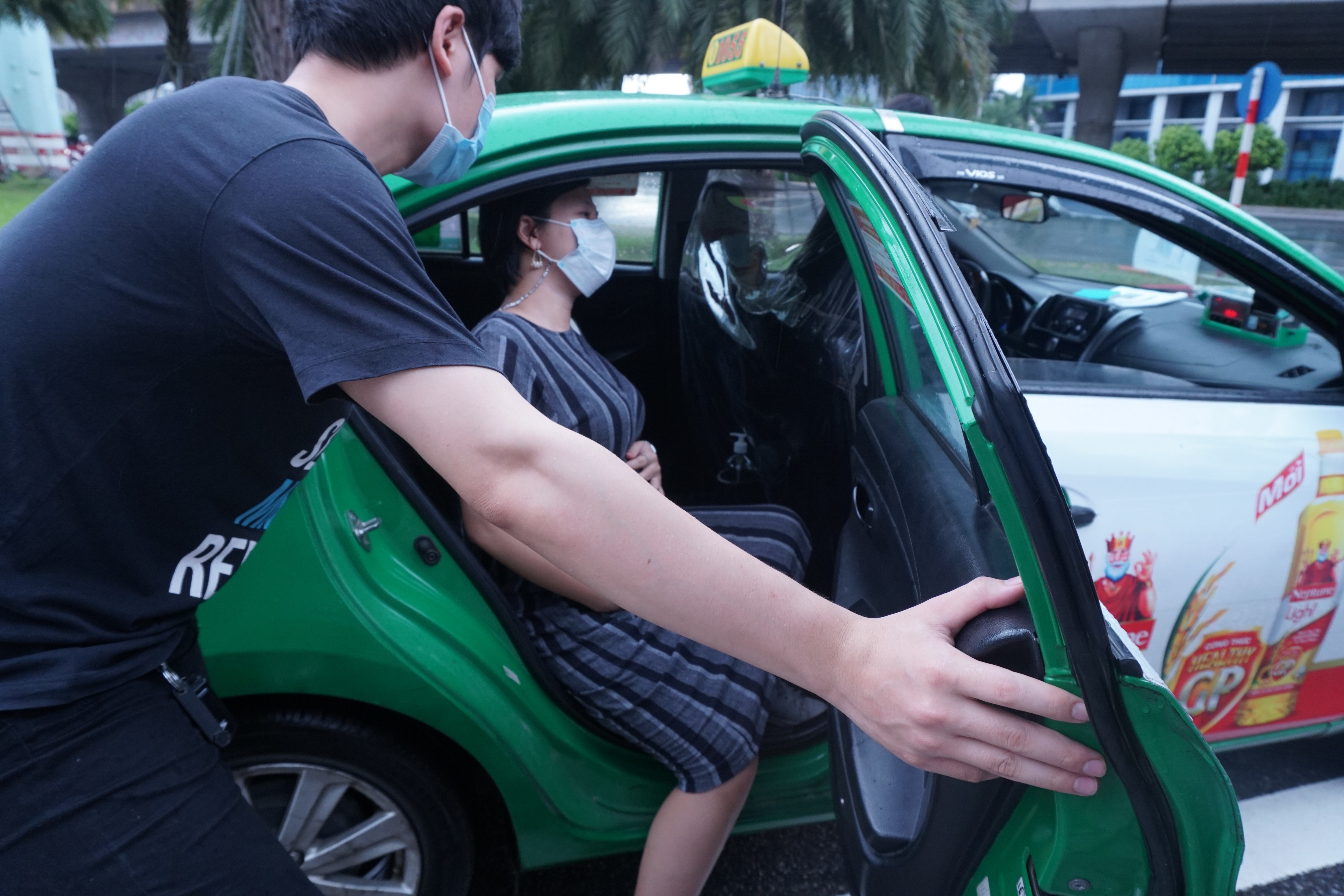 Bibo Mart bat tay Tap doan Mai Linh ho tro thai phu thoi dich hinh anh