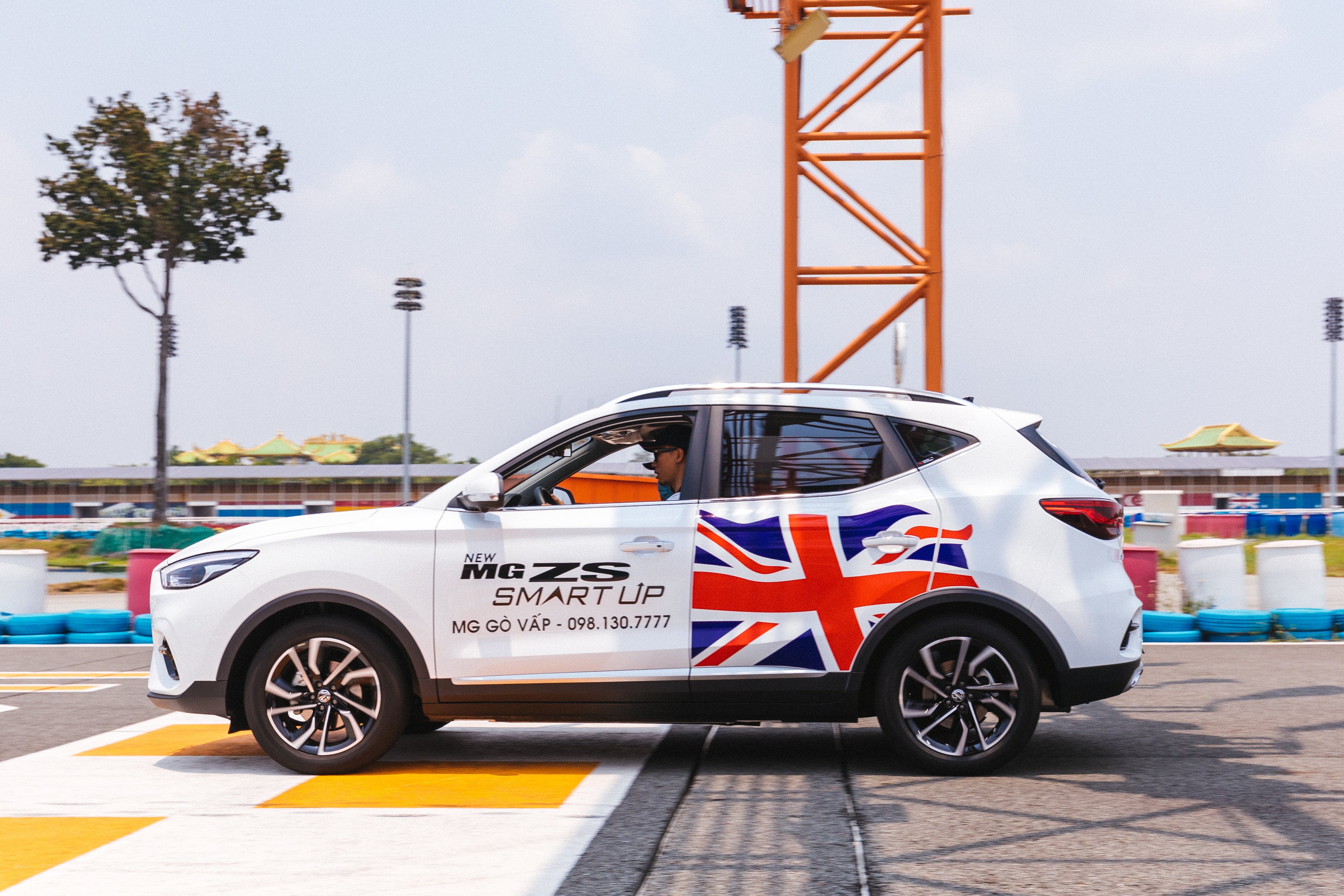 Hanh trinh 1 nam MG gia nhap thi truong oto Viet Nam hinh anh