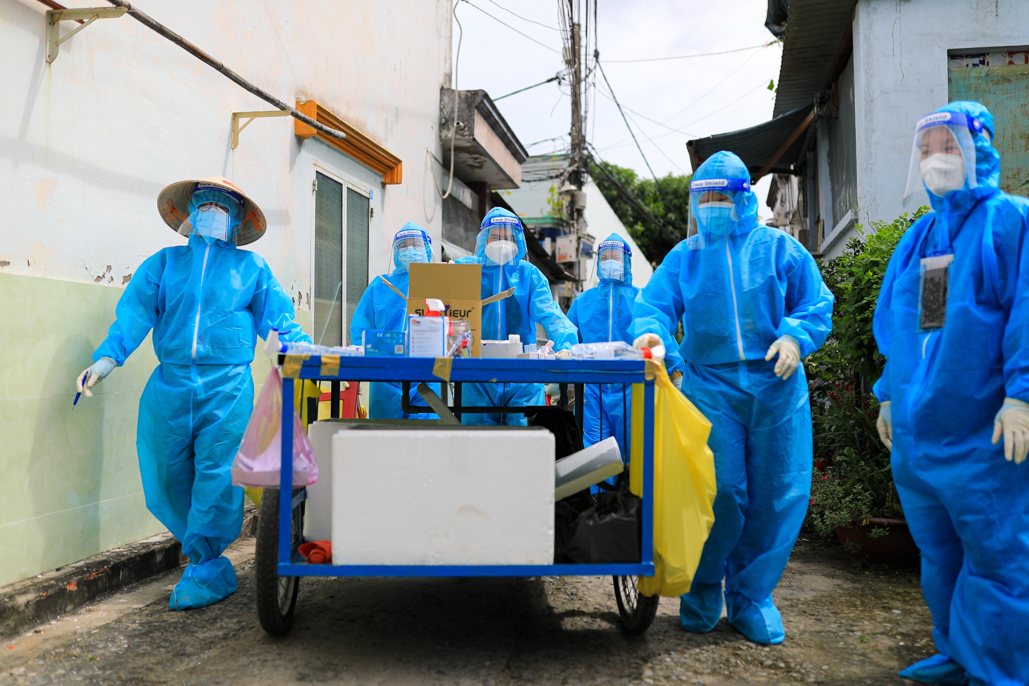 BDS Phu Long,  ung dung cong nghe trong tam soat Covid-19 anh 2