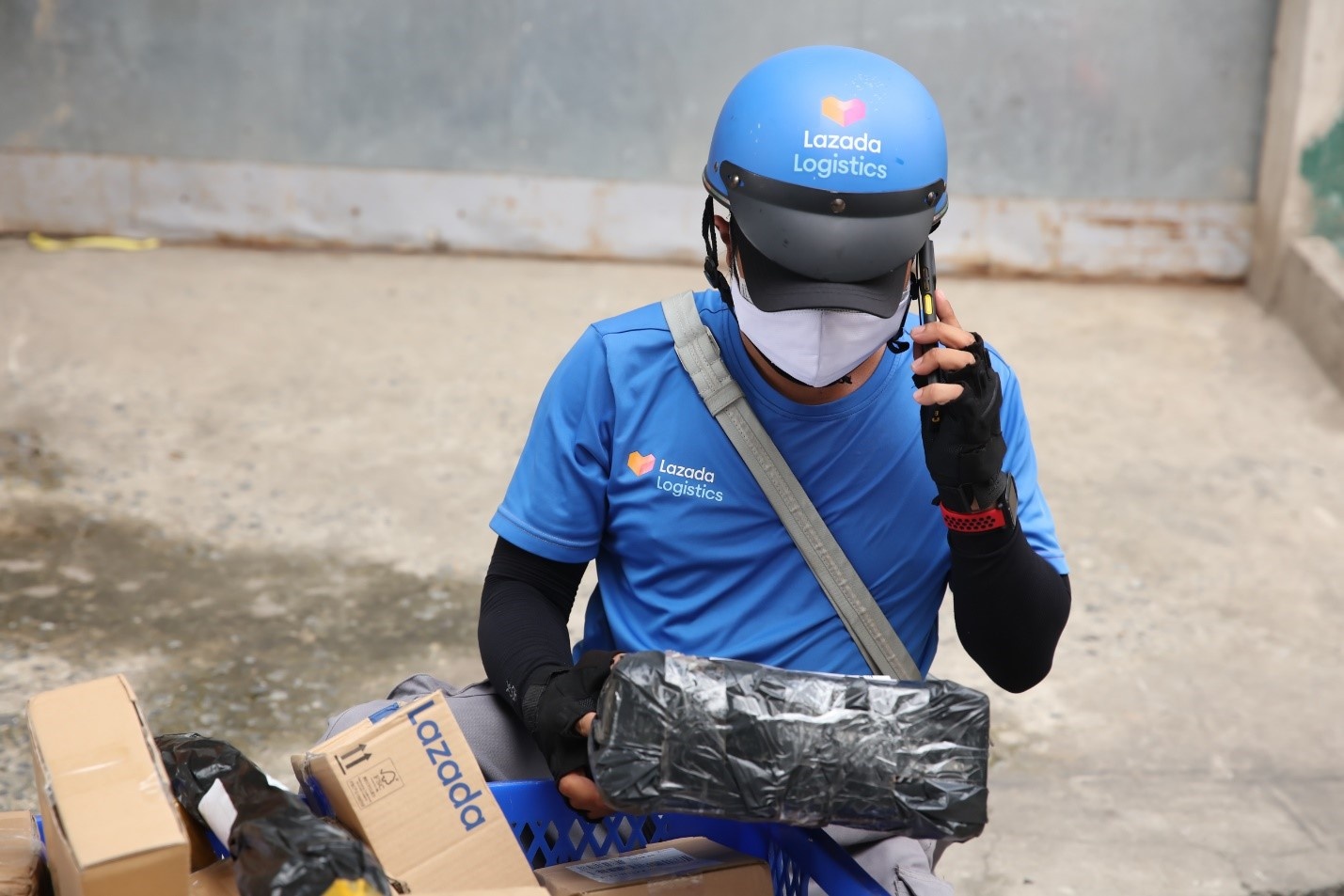 Gio hang tren TMDT tiep tuc tiet lo xu huong tieu dung moi hinh anh