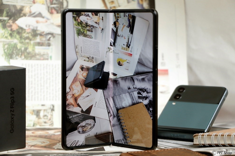 Galaxy Z Fold 3 anh 1