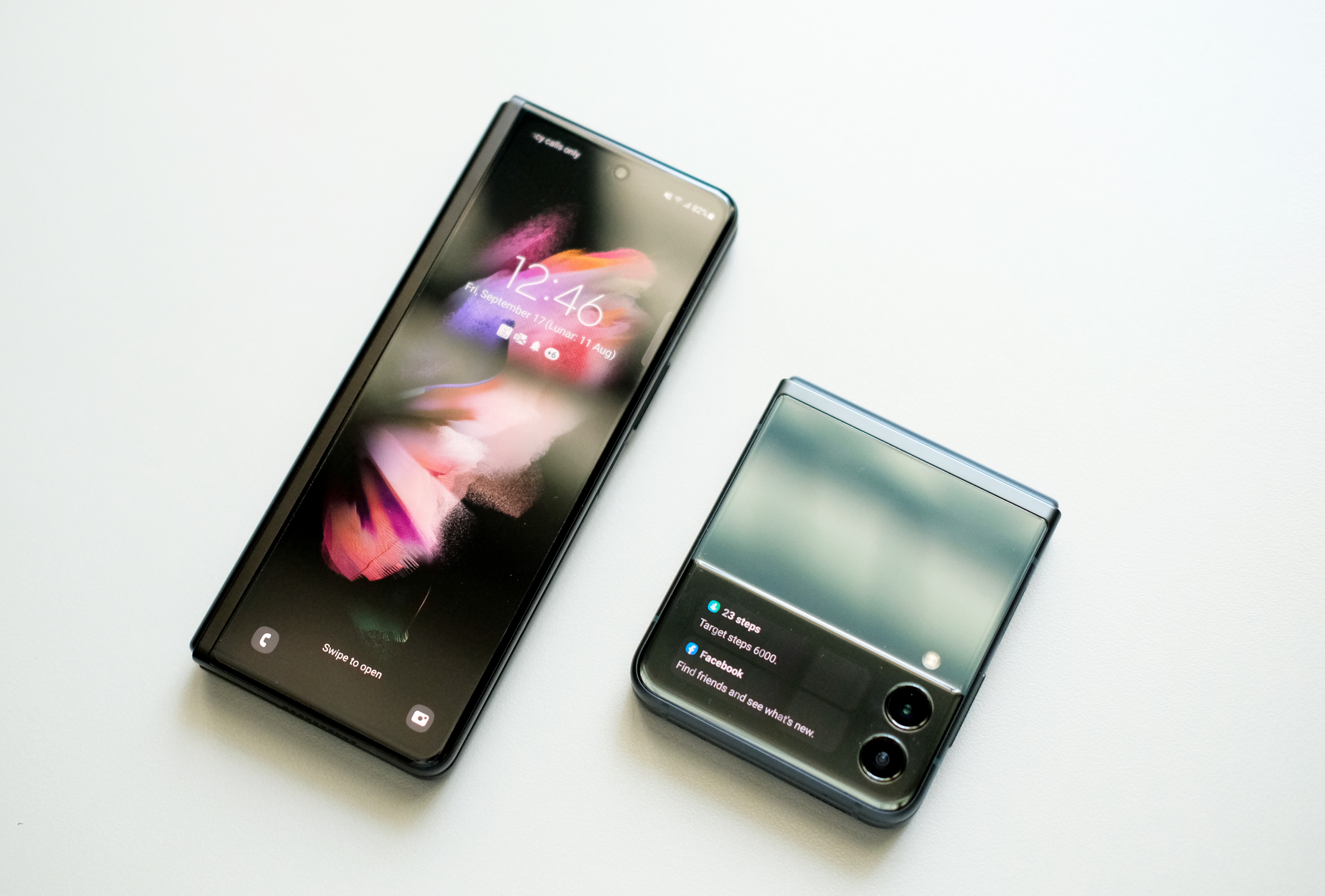 Galaxy Z series den tay nguoi dung dung hen hinh anh