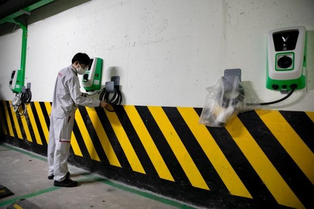 tram sac xe dien,  phuong tien xanh anh 2