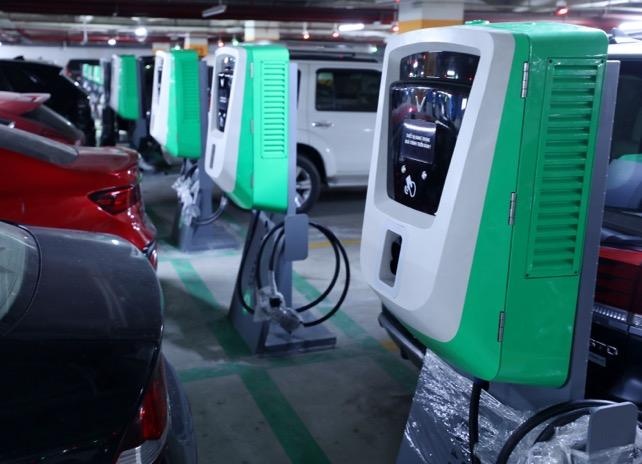 tram sac xe dien,  phuong tien xanh anh 3