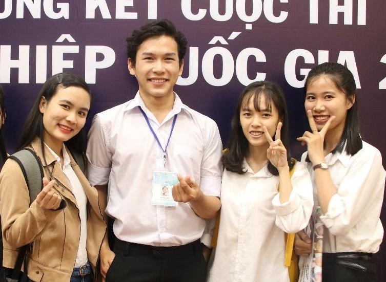 Sinh vien DH Gia Dinh tu tin hon voi cac san choi 'vuon truong' hinh anh