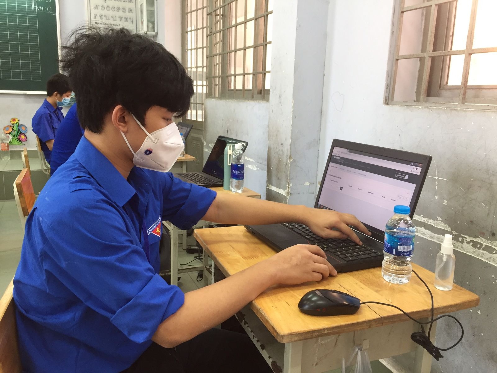 tan sinh vien,  nam hoc moi anh 4