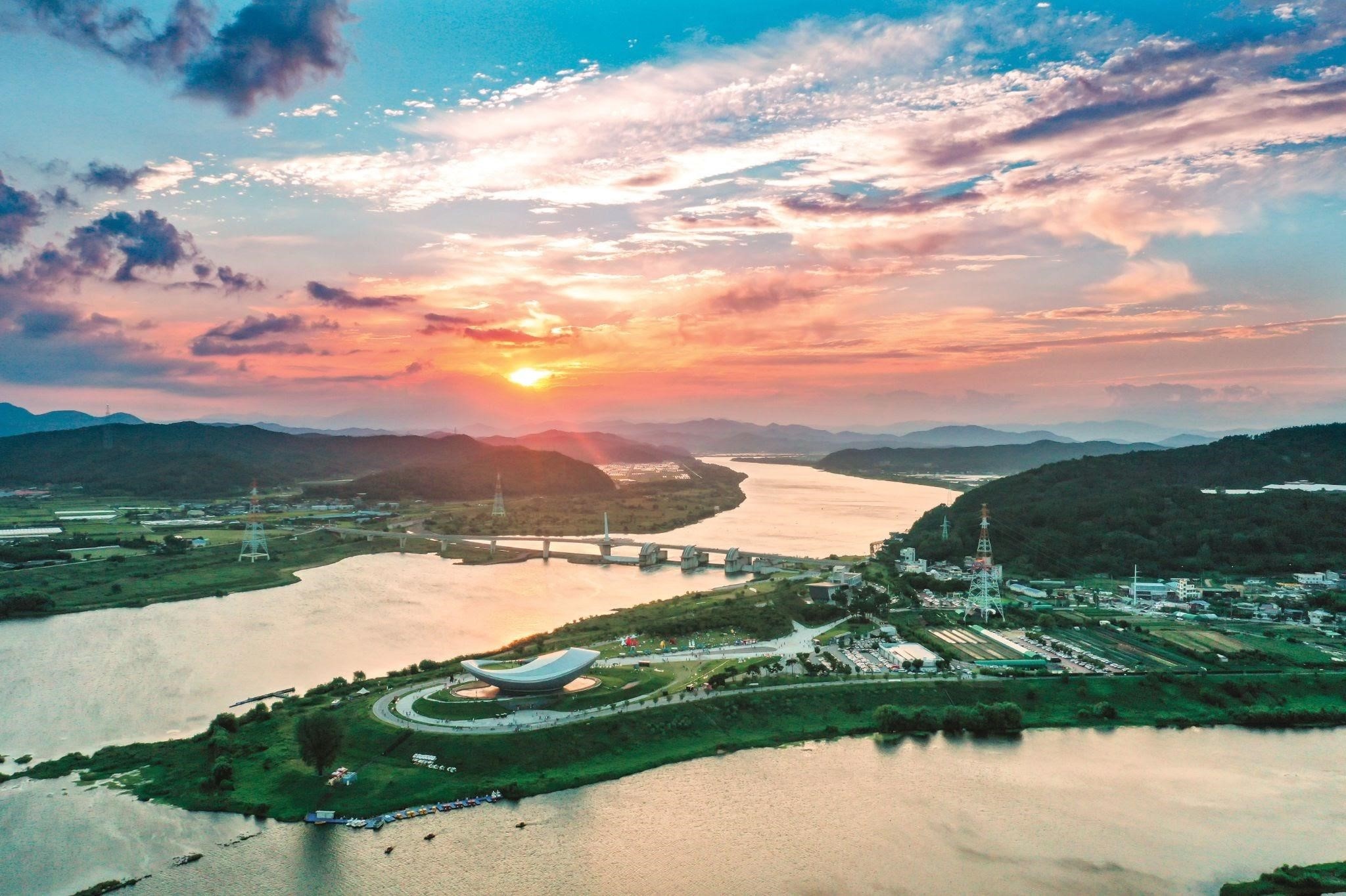 Diem da ngoai ven song tai 'thien duong du lich' Daegu anh 1