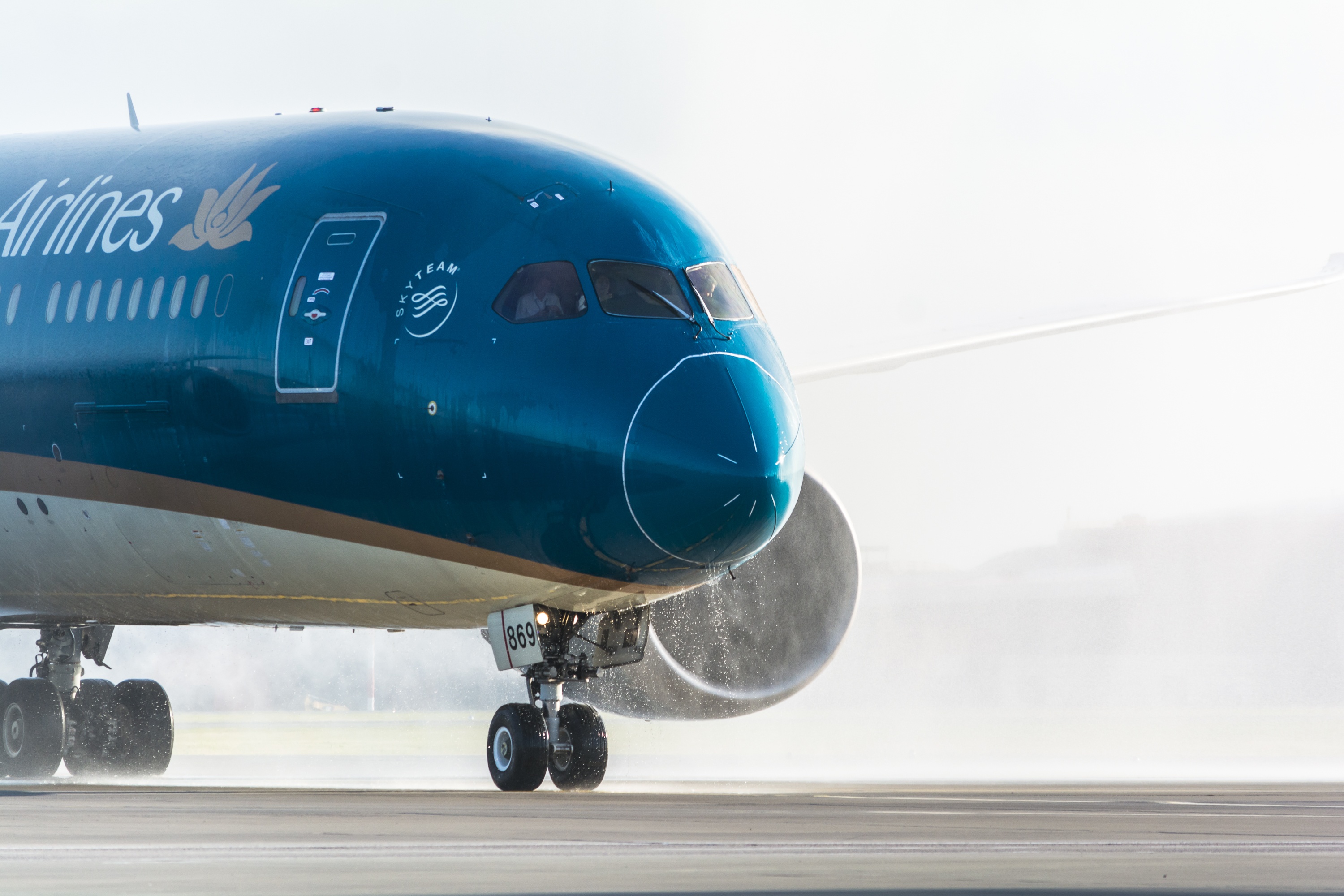 Vietnam Airlines,  bay thang den My anh 1