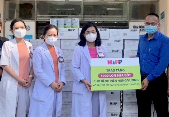 Tang 1.000 san pham HiPP cho tre kho khan tai TP.HCM hinh anh