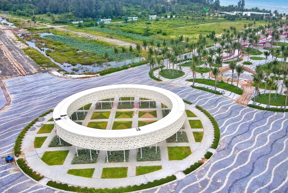 Quang truong bien rong 2,1 ha tai Thanh Long Bay hinh anh