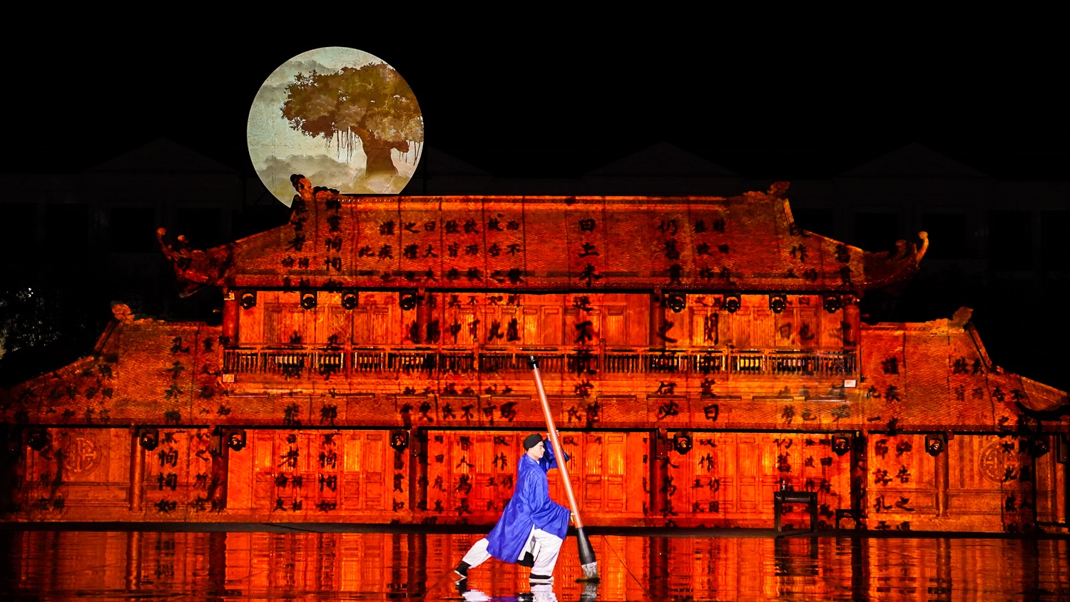 Vingroup,  Vinpearl anh 15