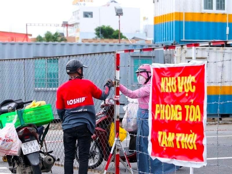 Shipper Loship,  giao hang anh 2