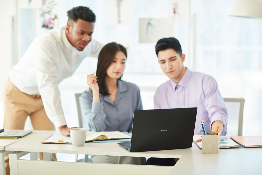 laptop LG gram 2021,  LG anh 7