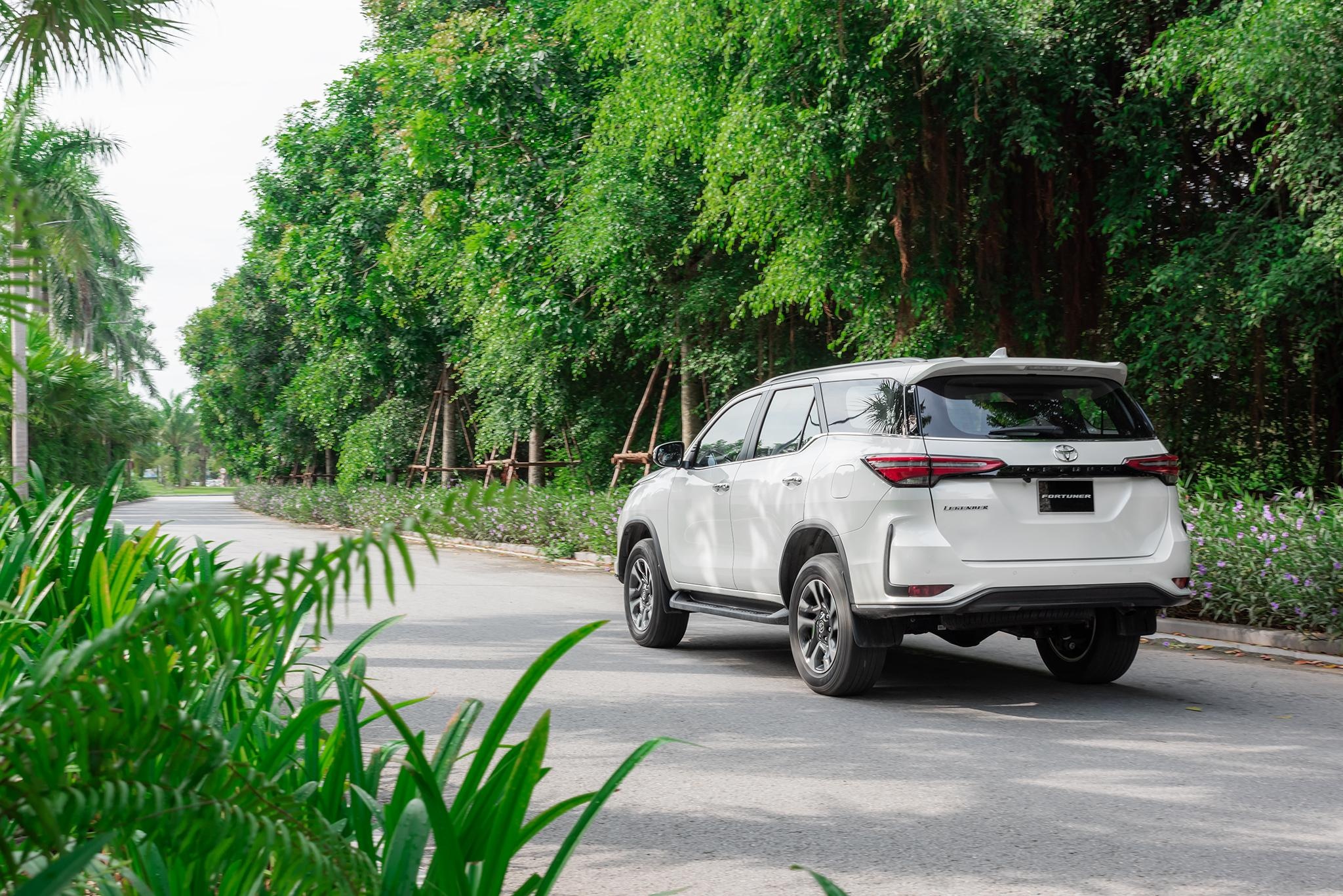 Toyota,  Toyota Fortuner Legender anh 3