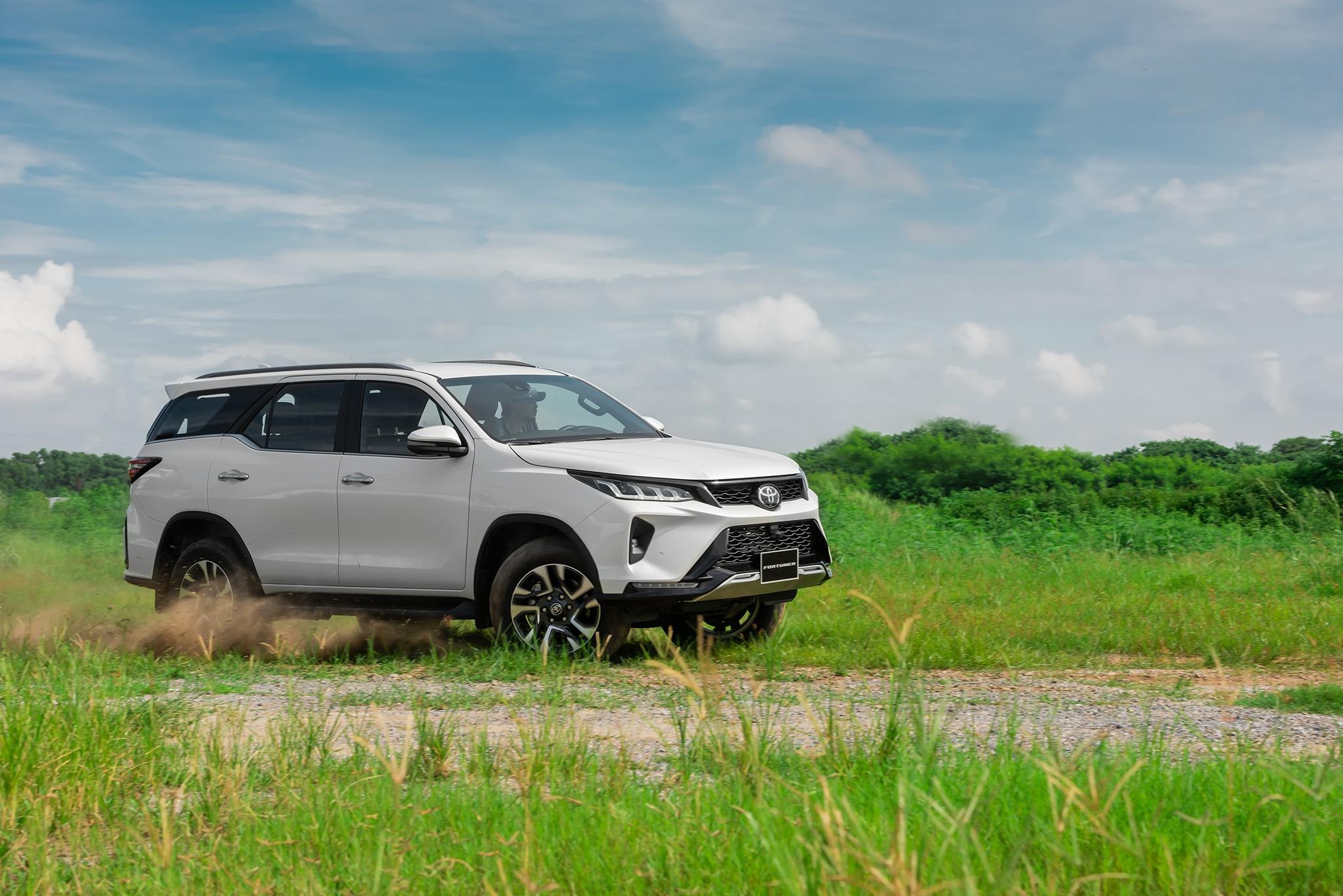 Toyota,  Toyota Fortuner Legender anh 5