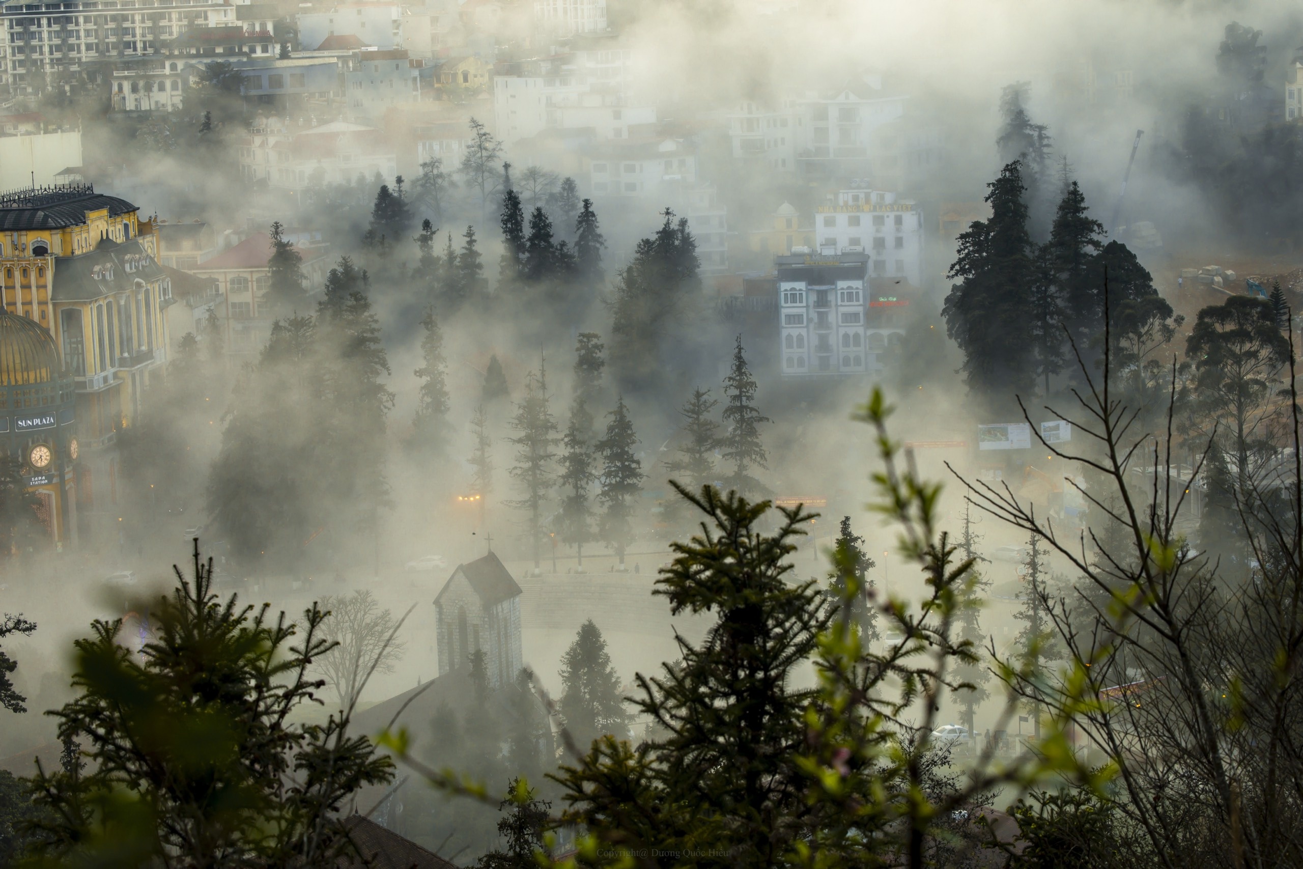 Sa Pa dep say long nhung ngay vang bong du khach hinh anh