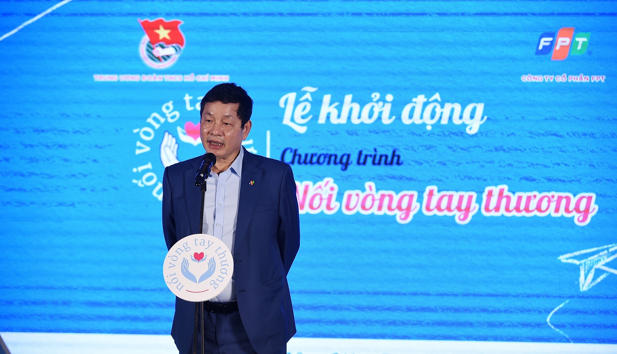 FPT ho tro tre em mo coi do Covid-19 anh 1