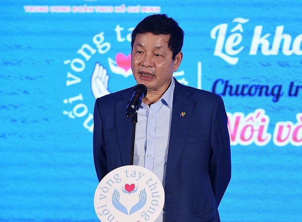 FPT tiep nhan cac em nho mo coi qua 'Noi vong tay thuong' hinh anh