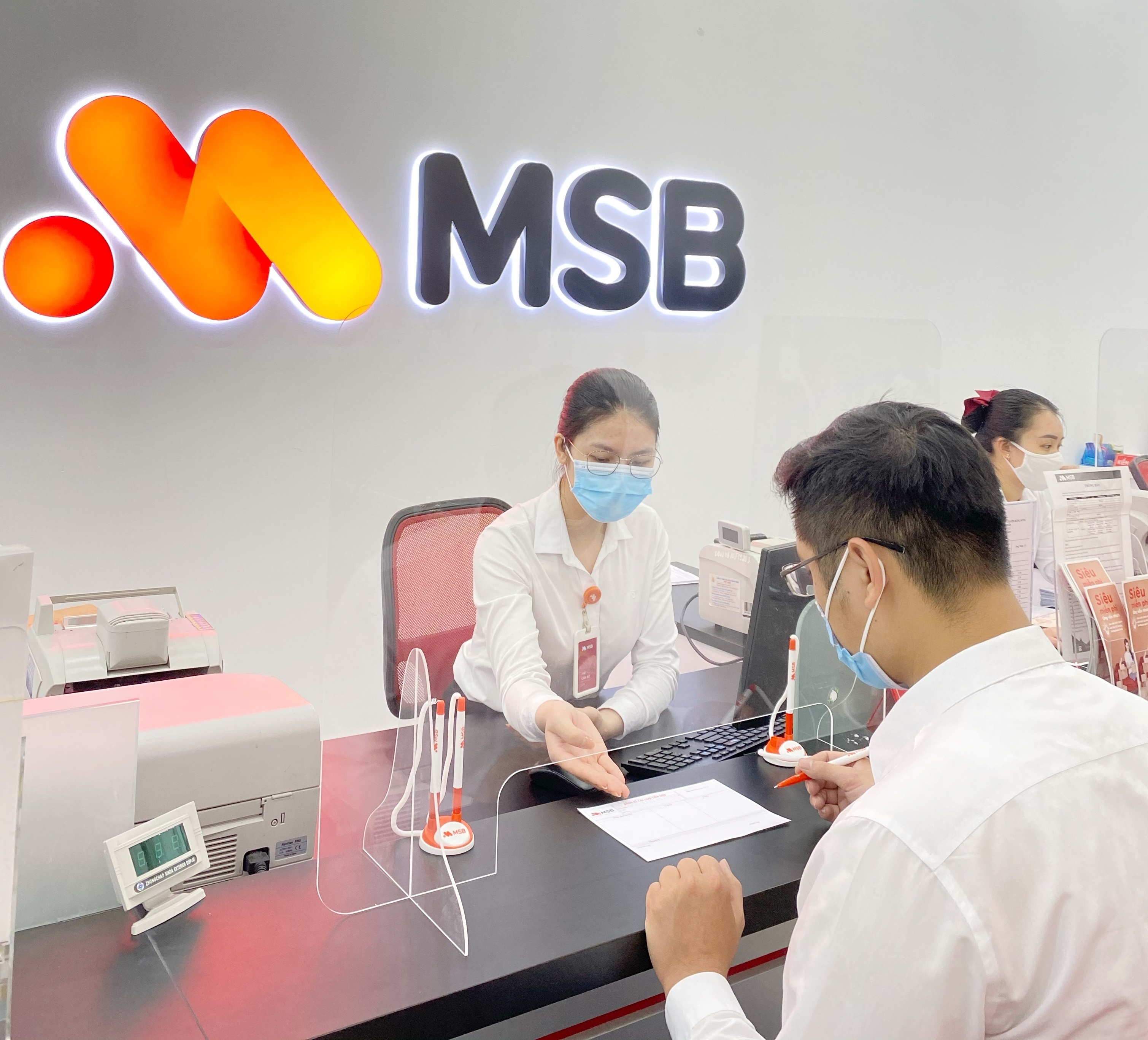 the tin dung,  thanh toan qua the anh 1