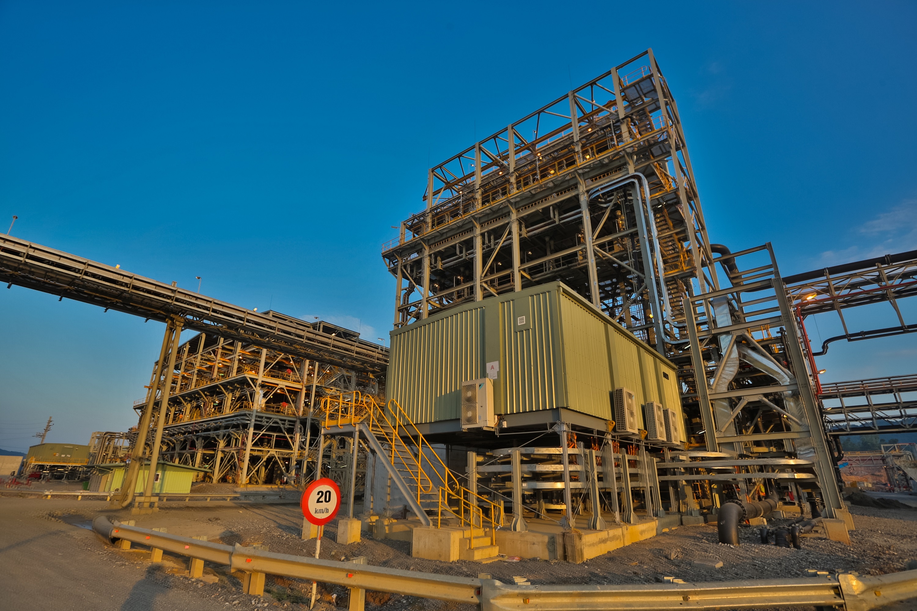 Doanh nghiep khoang san Viet vuot song Covid-19 hinh anh