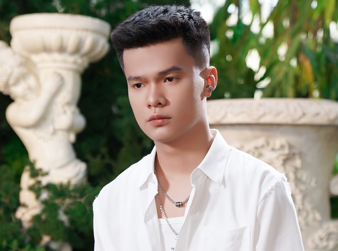 10 ca khuc cua nam ca si duoc yeu thich tren Zing MP3 hinh anh