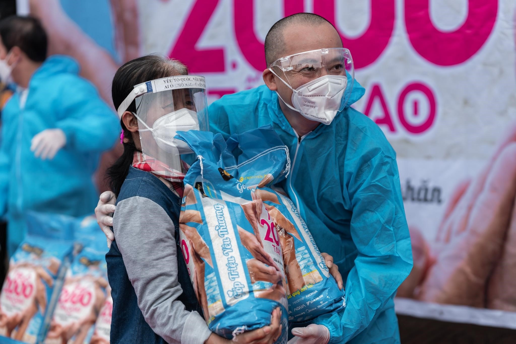 TGDD trao 2000 tan gao anh 1