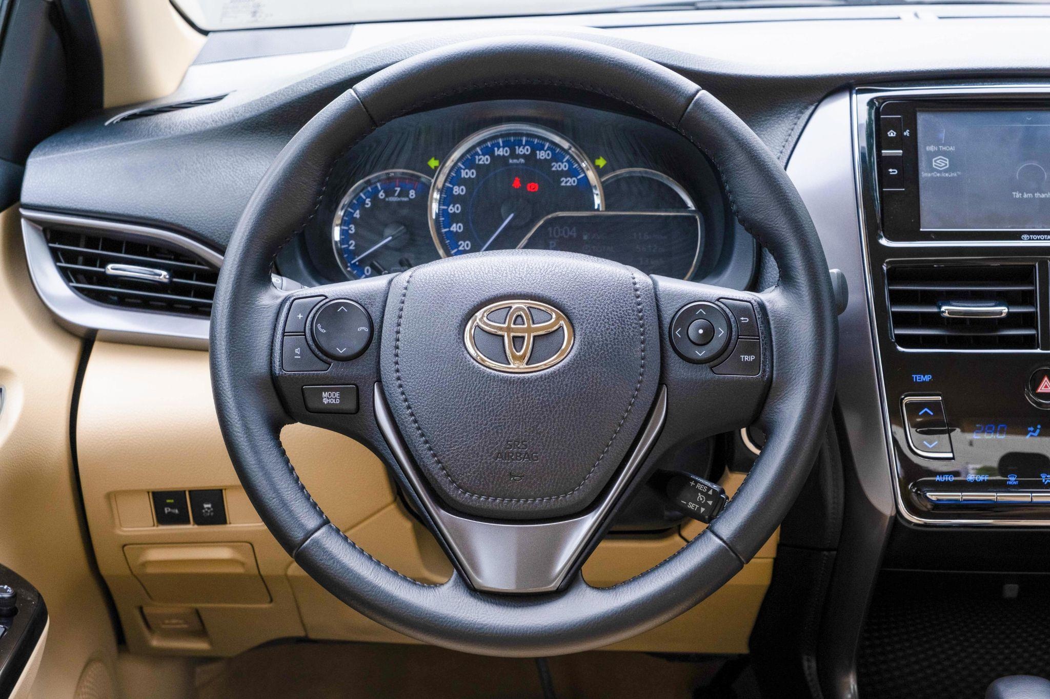 sedan hang B,  xe oto ban chay anh 3