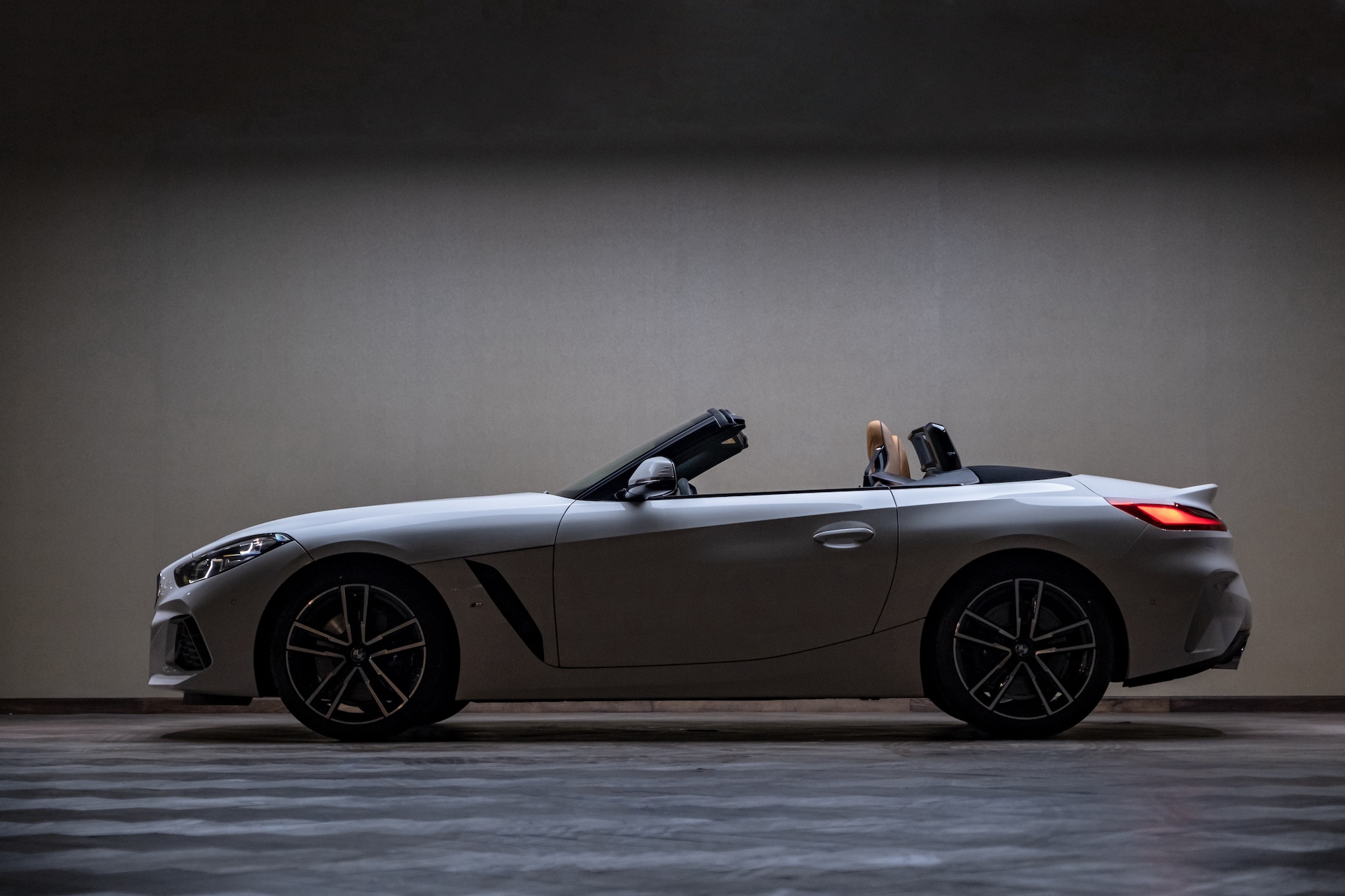 BMW Z4 - mau roadster the thao day doc dao hinh anh