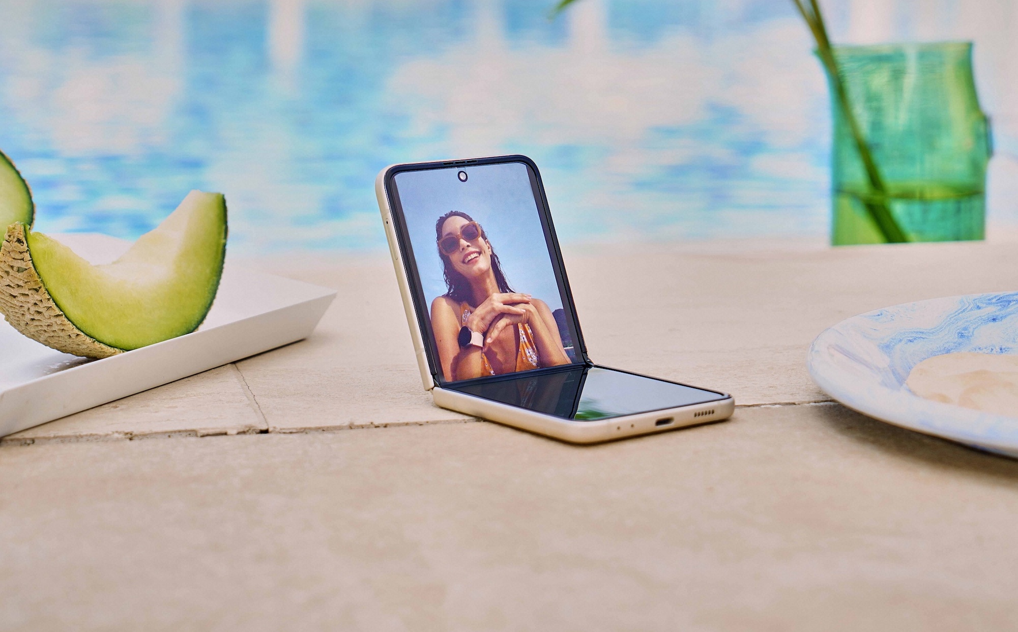 Gioi tre ranh tay sang tao voi che do dac biet tren Galaxy Z Flip3 hinh anh