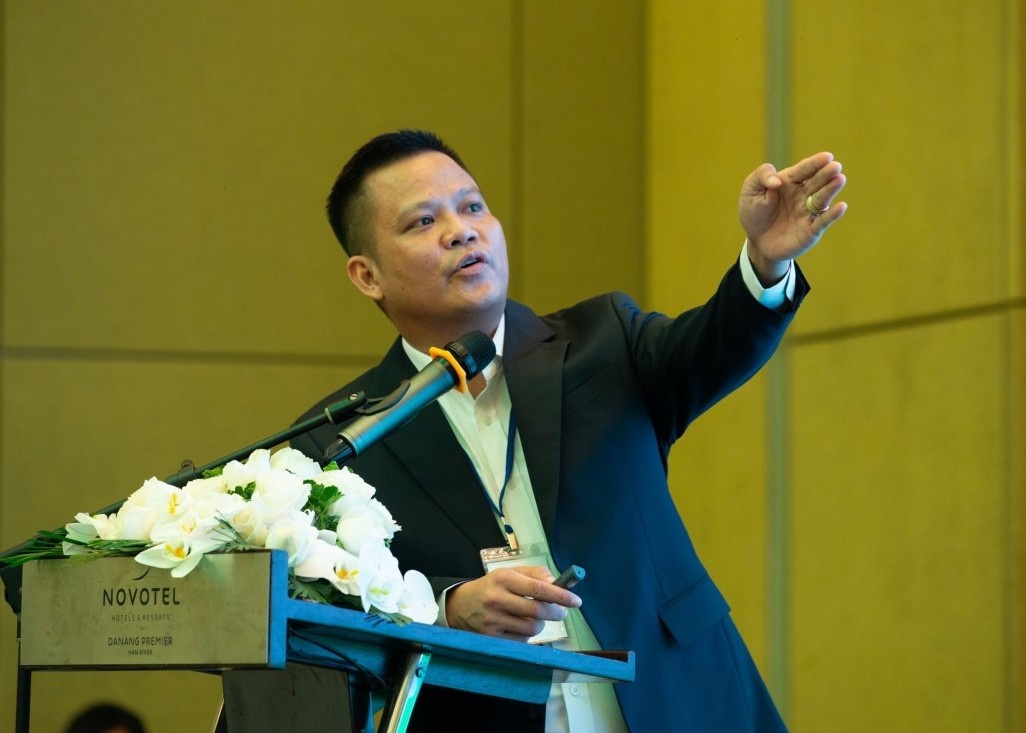 Vua Mien Trung gap mat nha dau tu va ra mat cong ty con hinh anh