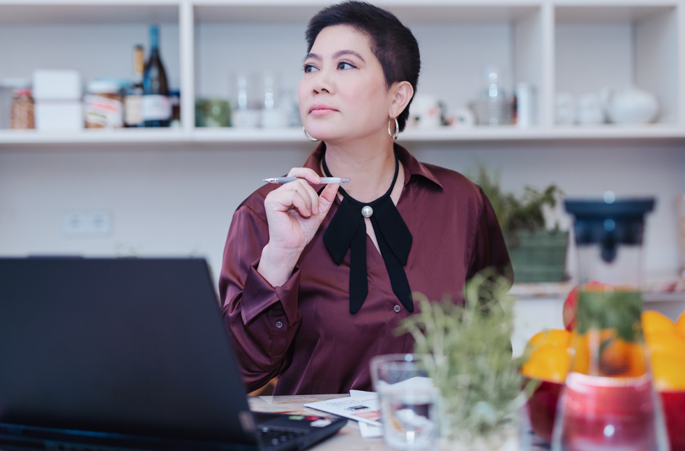 Shark Lien,  kinh doanh anh 3