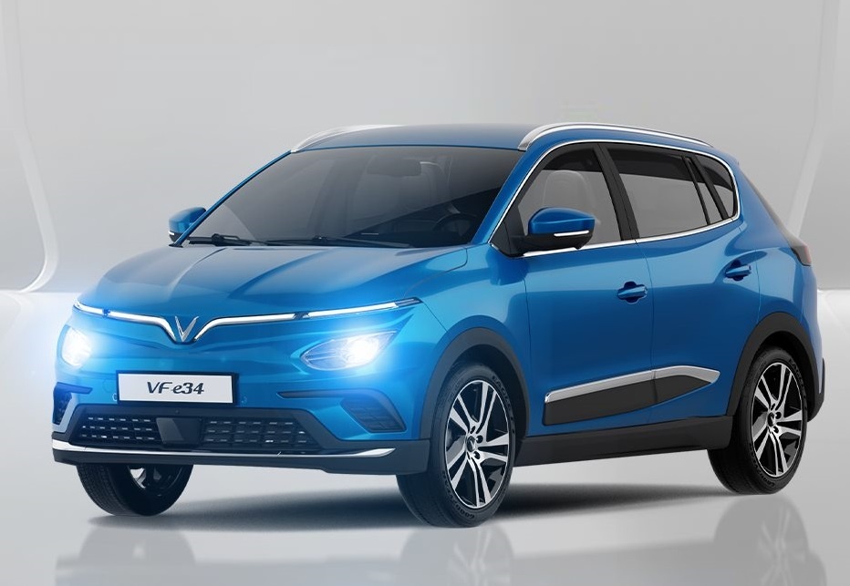 Oto dien VF e34 ra mat: Tro ly ao ViVi giao tiep thong minh nhu nguoi hinh anh